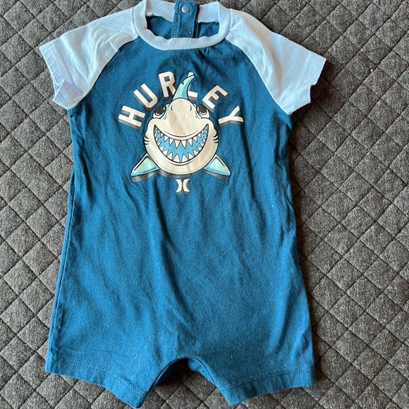 Hurley Newborn Size 6M One Piece Blue Shark Romper Months Snap Bottom Closure - Picture 1 of 11